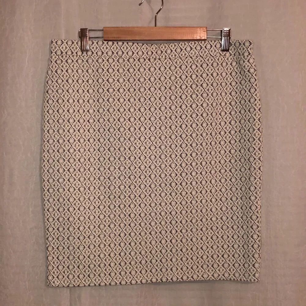 Melissa Paige L Ivory Black Gold Diamond Print Knit Pencil Skirt